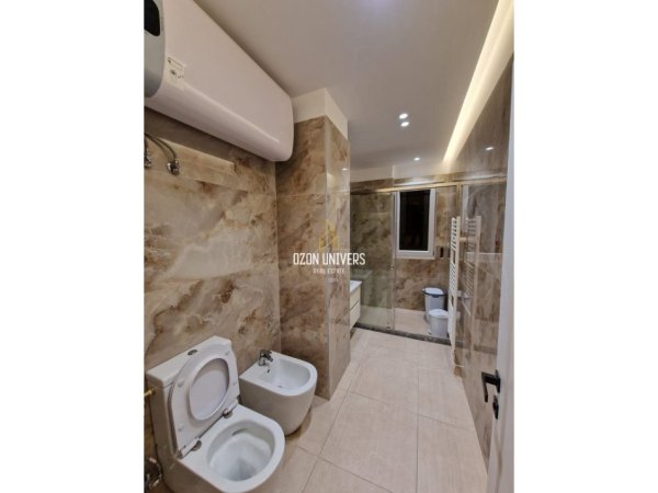 Tirane, jepet me qera apartament 2+1 Kati 2, 115 m² 1.200 € (Kopshti Botanik)