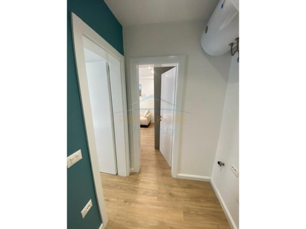 Shitet, Apartament 1+1, 21 Dhjetori, Tiranë.