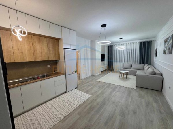 Shitet, Apartament 2+1, Unaza e Re, Tiranë