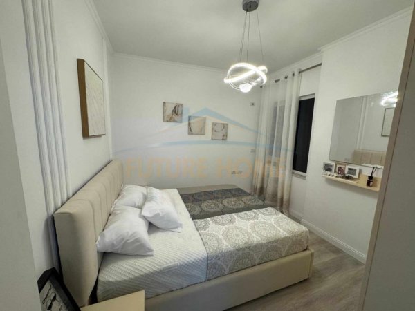 Shitet, Apartament 2+1, Unaza e Re, Tiranë