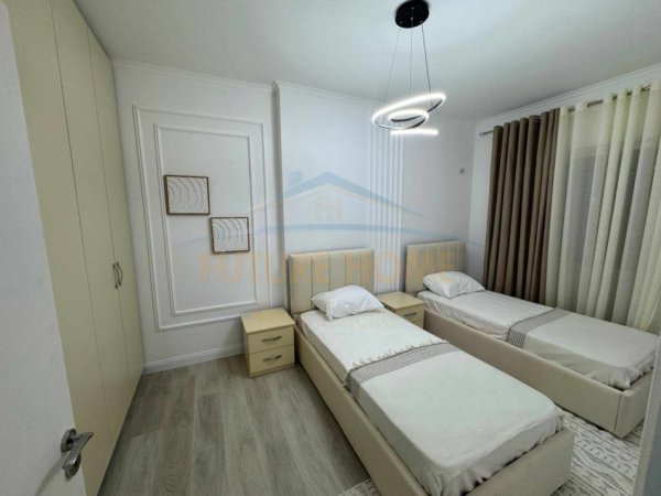 Shitet, Apartament 2+1, Unaza e Re, Tiranë