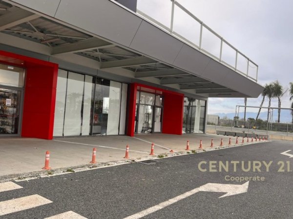 Tirane, jepet me qera Kati 0, 615 m² 12.300 €/muaj (Autostrada Tirane- Durres)
