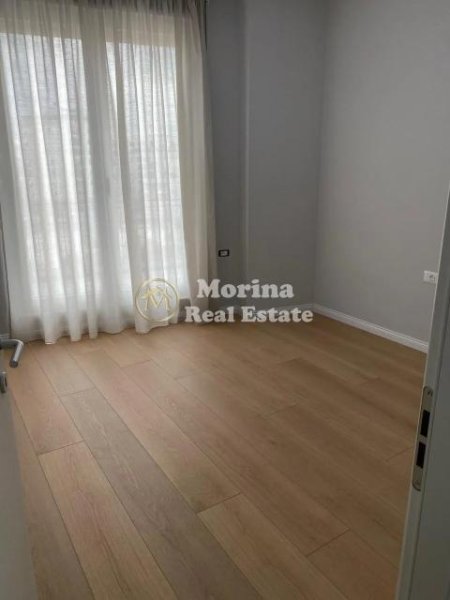 Tirane, jepet me qera apartament 2+1+Ballkon Kati 7, 117 m² 1.000 € (Ali Demi)