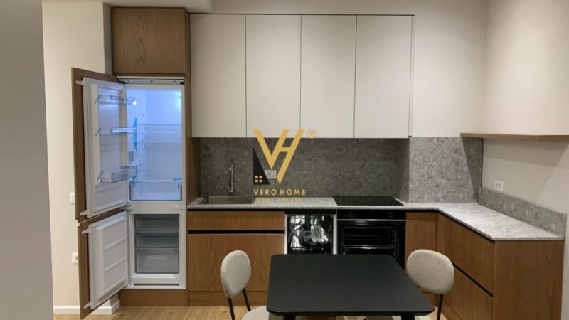 Tirane, jepet me qera apartament 1+1+Ballkon Kati 6, 50 m² 450 € (ALI DEM)