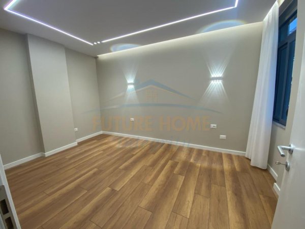 Shitet, Apartament 1+1, 21 Dhjetori, Tiranë.
