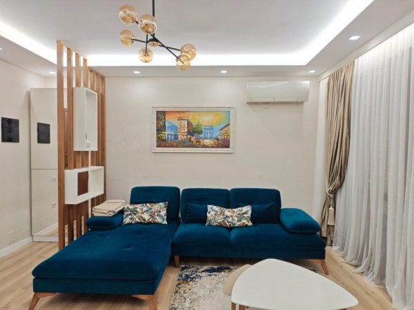 Tirane, Apartament 1+1+Ballkon me qira  Kati 2, 75 m² 550 € (Kopshti Botanik)