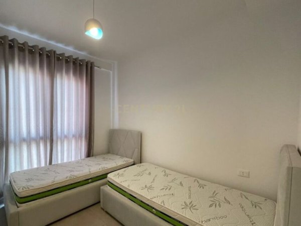 Tirane, jepet me qera apartament 2+1 Kati 6, 98 m² 800 € (&quot;FARMACIA 10)