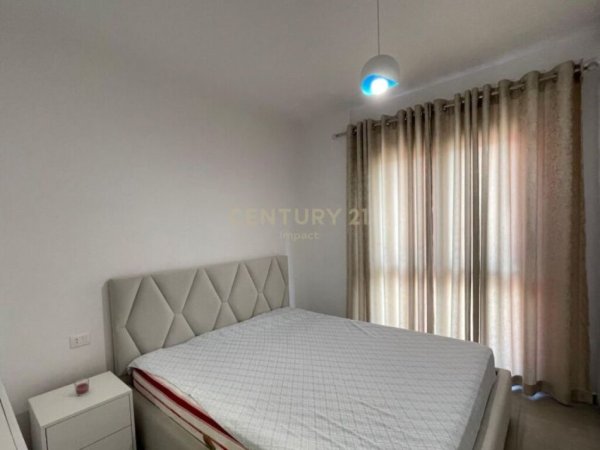 Tirane, jepet me qera apartament 2+1 Kati 6, 98 m² 800 € (&quot;FARMACIA 10)