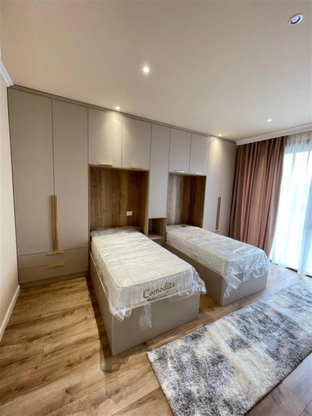 Tirane, jepet me qera apartament 2+1+Ballkon Kati 1, 117 m² 1.200 € (Liqeni i Thate)