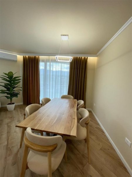 Tirane, jepet me qera apartament 2+1+Ballkon Kati 1, 117 m² 1.200 € (Liqeni i Thate)