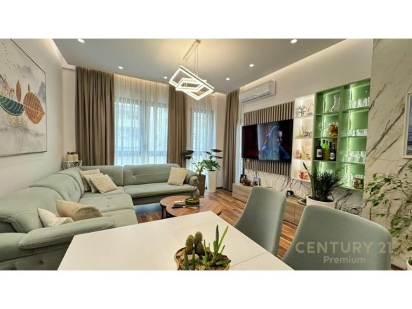 Tirane, jap me qera apartament 1+1+Ballkon , 64 m² 800 € (SQUARE 21. RRUGA E KAVAJES)