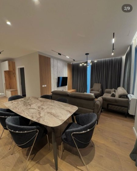 Tirane, jepet me qera apartament 3+1+Ballkon Kati 5, 125 m² 1.600 € (Parku Olimpik)