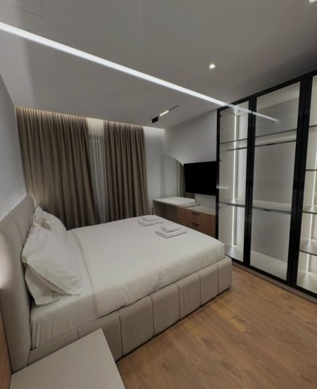 Tirane, jepet me qera apartament 3+1+Ballkon Kati 5, 125 m² 1.600 € (Parku Olimpik)