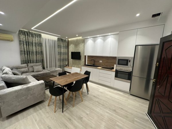 Tirane, jepet me qera apartament 1+1 Kati 1, 60 m² 650 € (Zogu i Zi)