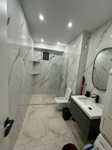 Tirane, jepet me qera apartament 1+1 Kati 1, 60 m² 650 € (Zogu i Zi)