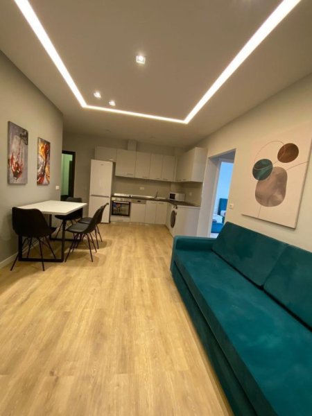 Tirane, jepet me qera apartament 2+1+Ballkon , 90 m² 640 € (21 dhjetori)