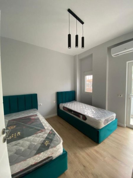 Tirane, jepet me qera apartament 2+1+Ballkon , 90 m² 640 € (21 dhjetori)