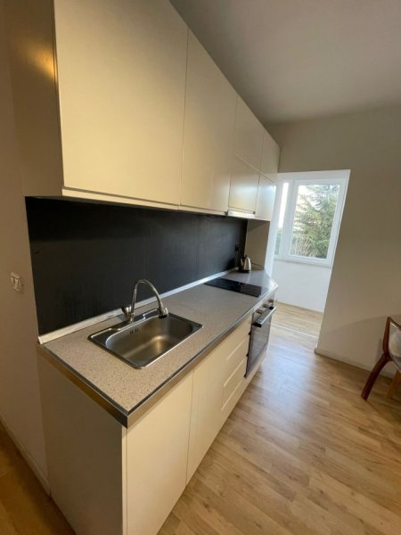 Tirane, jepet me qera apartament 1+1+Ballkon Kati 1, 60 m² 540 € (Rruga Elbasanit)