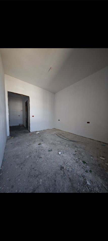Tirane, shes 1+1 , 62 m² 92.000 € (5 Maji)
