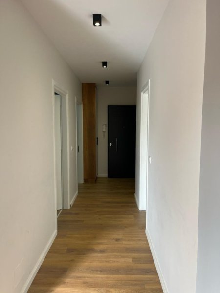 Tirane, jepet me qera apartament 2+1+Ballkon , 110 m² 800 € (Don Bosko)