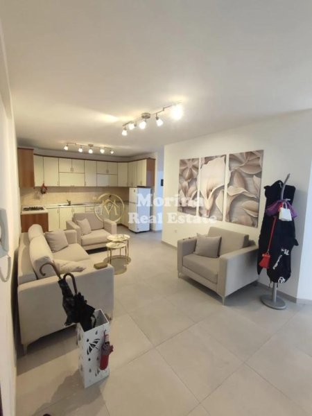 Tirane, jepet me qera apartament 2+1 Kati 4, 80 m² 650 € (Myslym Shyri)