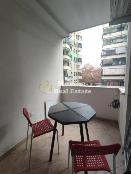 Tirane, jepet me qera apartament 2+1 Kati 4, 80 m² 650 € (Myslym Shyri)