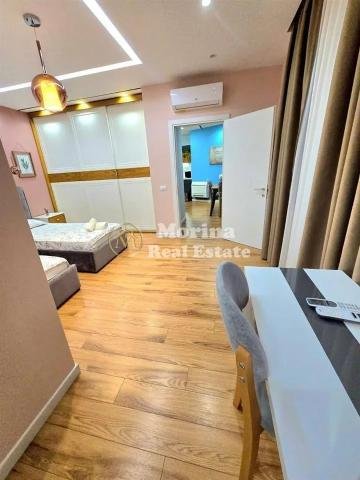 Tirane, jepet me qera apartament 2+1 Kati 3, 96 m² 700 € (Liqeni i Thate)