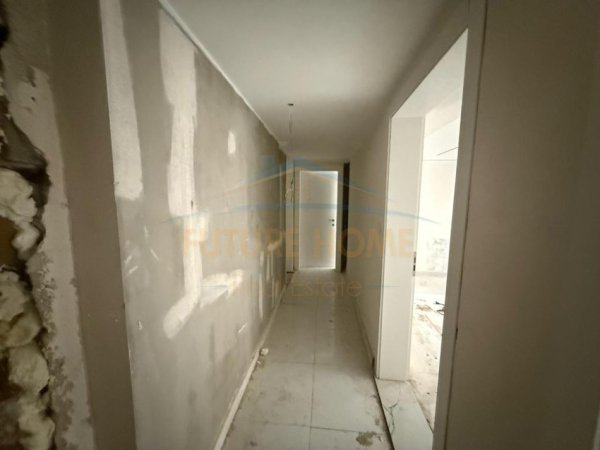 Shiten, 4 Duplexe, Shkolla e Kuqe, Tirane
