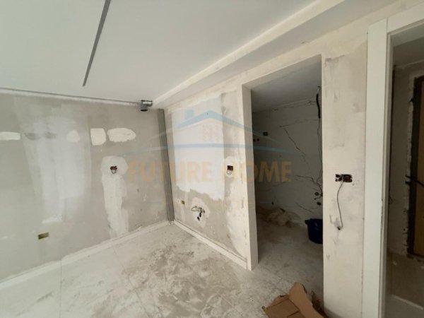 Shiten, 4 Duplexe, Shkolla e Kuqe, Tirane