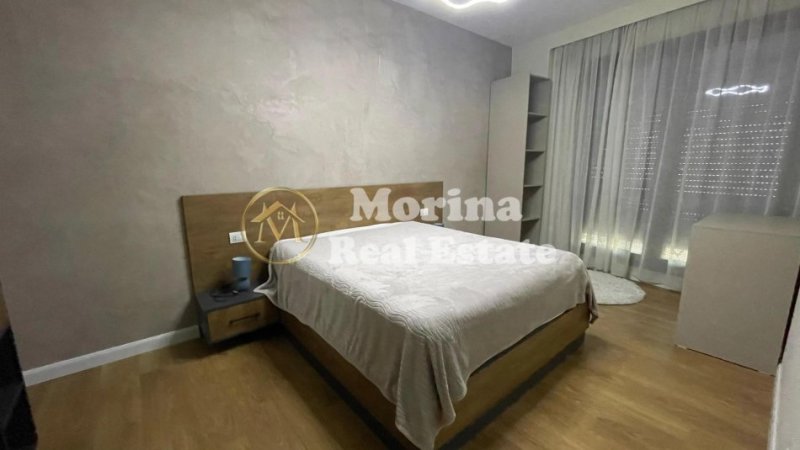 Tirane, jepet me qera apartament duplex 2+1 Kati 6, 125 m² 1.700 € (Qender)
