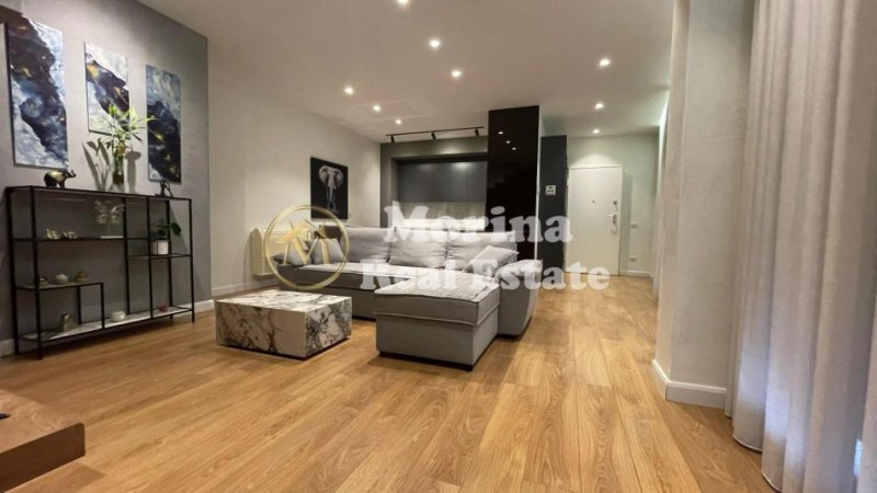 Tirane, jepet me qera apartament duplex 2+1 Kati 6, 125 m² 1.700 € (Qender)