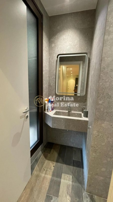 Tirane, jepet me qera apartament duplex 2+1 Kati 6, 125 m² 1.700 € (Qender)