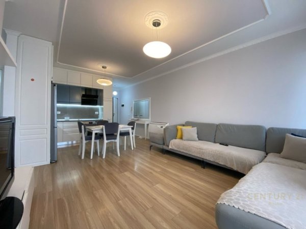 Tirane, jepet me qera apartament 2+1 Kati 2, 104 m² 800 € (DEON BOSKO)