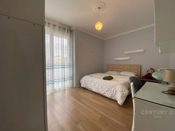 Tirane, jepet me qera apartament 2+1 Kati 2, 104 m² 800 € (DEON BOSKO)