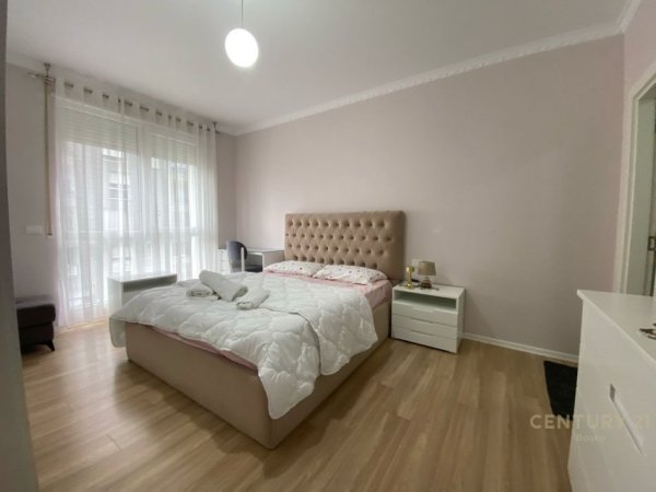 Tirane, jepet me qera apartament 2+1 Kati 2, 104 m² 800 € (DEON BOSKO)