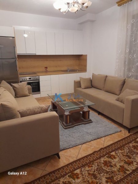 Tirane, jap me qera apartament 2+1+Ballkon Kati 2, 70 m² 550 € (Don Bosko)
