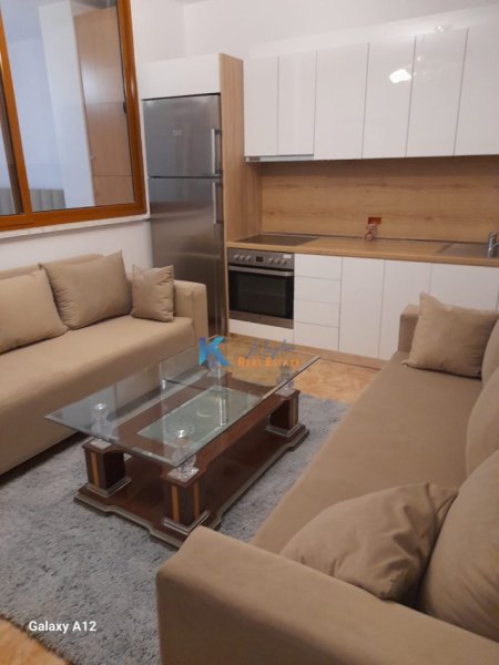 Tirane, jap me qera apartament 2+1+Ballkon Kati 2, 70 m² 550 € (Don Bosko)