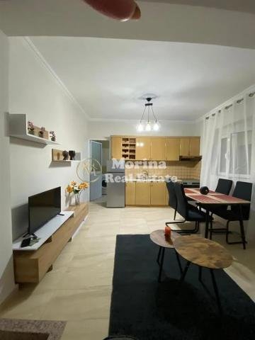 Tirane, jepet me qera shtepi 1+1 Kati 1, 70 m² 400 € (Vilat Gjermane)
