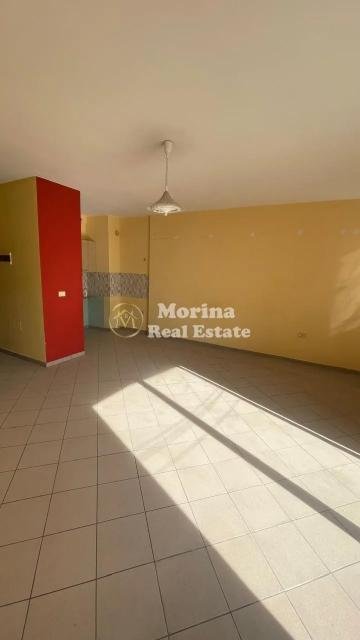 Tirane, jepet me qera apartament 2+1 Kati 3, 120 m² 350 € (Shkoze)