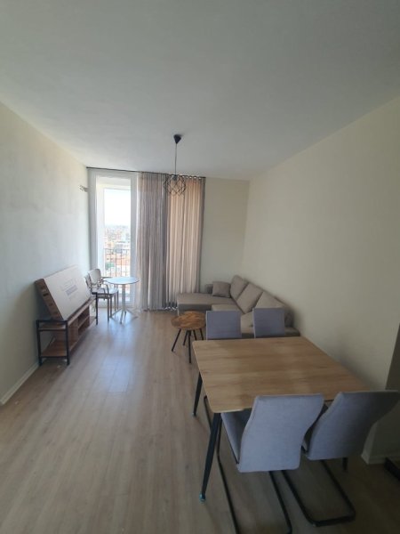 Tirane, jepet me qera apartament 1+1+Ballkon Kati 8, 65 m² 550 € (Rr. Riza Cerova te Shkolla e Kuqe)