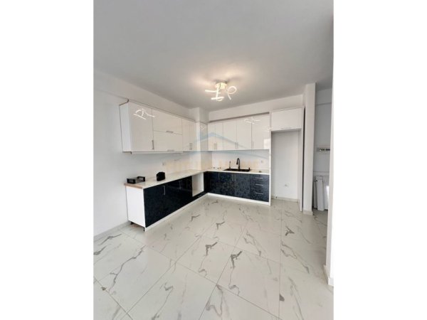 Shitet, Apartament 1+1+Post Parkimi, Kompleksi Urban Gate, Unaza e Re, Tiranë