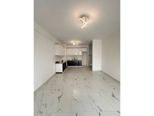 Shitet, Apartament 1+1+Post Parkimi, Kompleksi Urban Gate, Unaza e Re, Tiranë