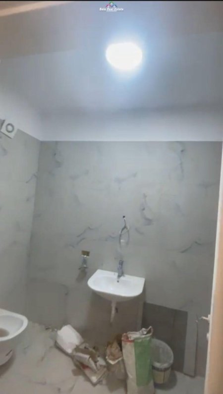 Tirane, jepet me qera apartament 2+1 Kati 4, 90 m² 670 € (asl 2)