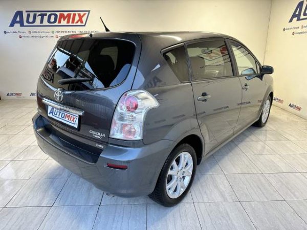 Tirane, shes makine Toyota corolla verso Viti 2009, 5.800 Euro