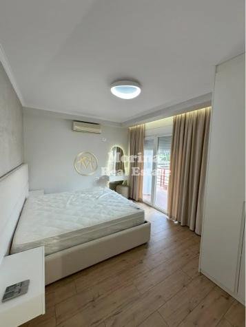 Tirane, jepet me qera apartament 2+1+Ballkon Kati 2, 120 m² 1.000 € (Don Bosko)