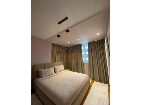Shitet, Apartament 3+1+2 , Rruga e Kavajës,Tirane.