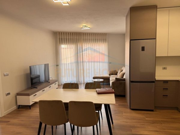 Qera, Apartament 2+1+2+Post Parkimi, Rruga e Elbasanit, Tiranë.