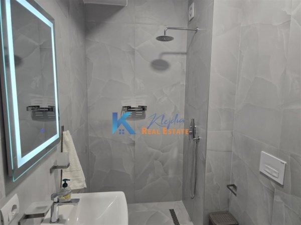Tirane, jap me qera apartament 1+1+Ballkon Kati 6, 60 m² 450 € (Ali Dem, kompleksi Kaimi)