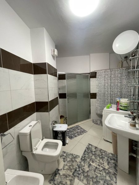 Shqiperi, jepet me qera apartament 1+1 Kati 4, 65 m² 400 € (Shkoze)