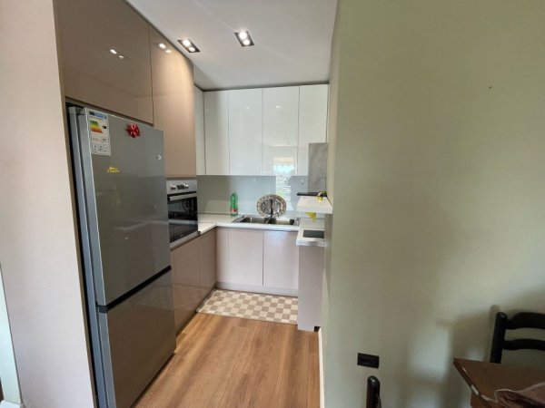 Shqiperi, jepet me qera apartament 1+1 Kati 4, 65 m² 400 € (Shkoze)
